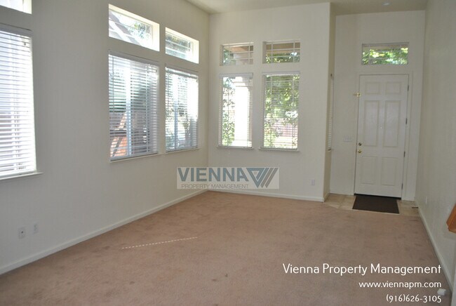 Building Photo - 7956 Robinson Dr