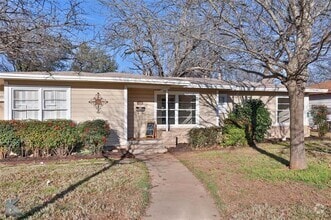 Building Photo - 4042 Benbrook St