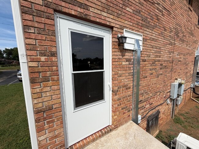 Building Photo - 1746 Morningside Dr
