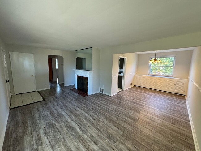 Building Photo - GREEN TWP - Spacious, clean 4 bed 2 bath