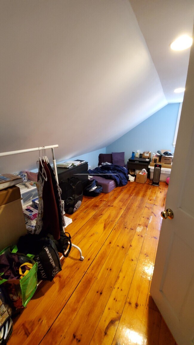 Building Photo - 19 Winthrop St