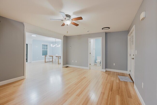 Foto del edificio - 213 Villager Rd