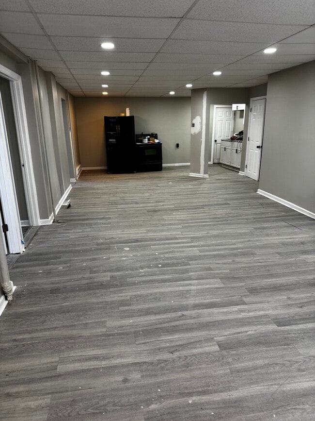 Building Photo - 3326 W 3rd St