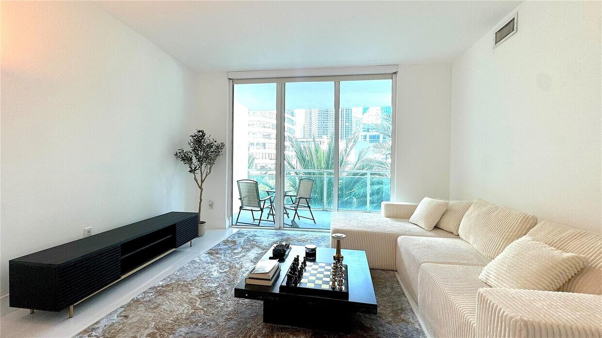 Foto principal - 950 Brickell Bay Dr