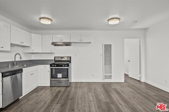 Foto del edificio - 14333 Haynes St