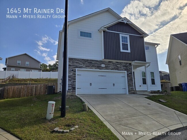 Foto del edificio - 1645 Mount Rainer Dr