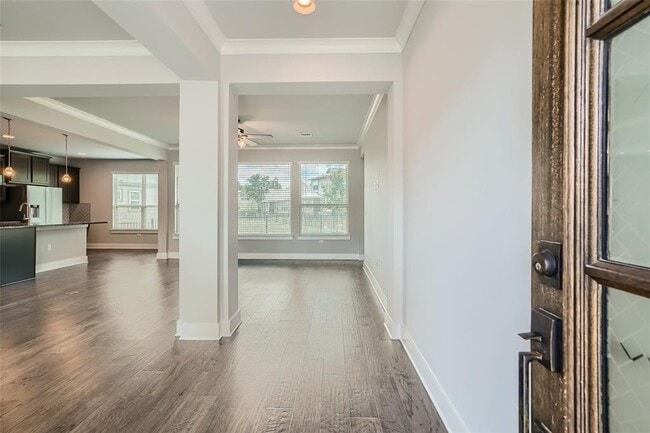 Building Photo - 9504 McKnight Lp