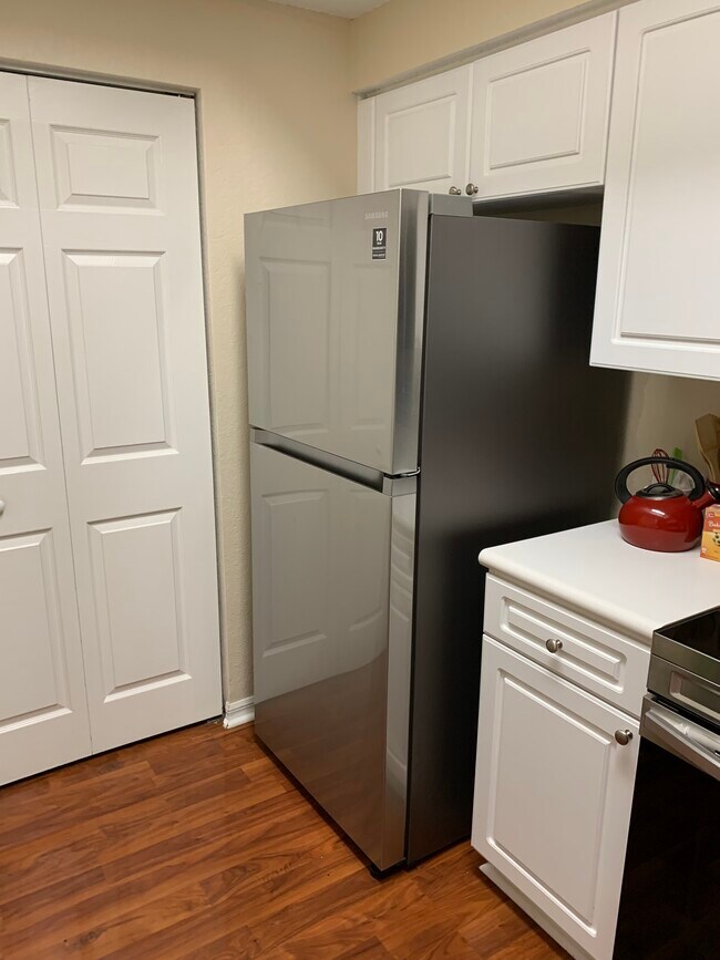 Building Photo - 3022 Alcazar Pl