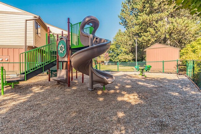 Building Photo - 39501 Evans St