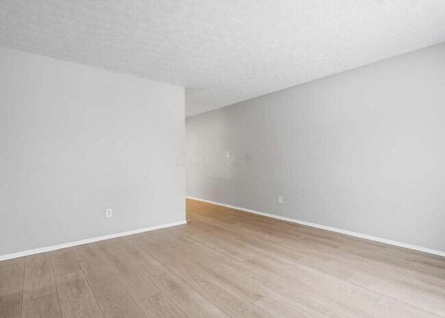 Foto del edificio - 2526 Queenswood Dr