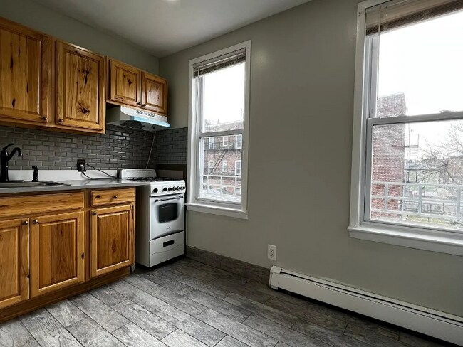 Foto del edificio - 145 Lake Ave