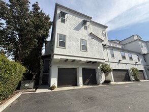 Building Photo - 99 Bassett St