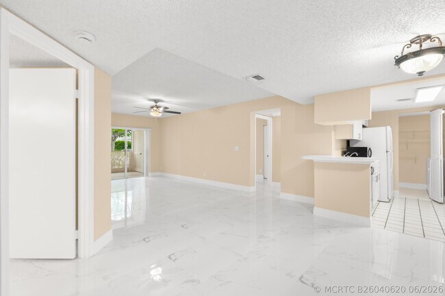 Foto del edificio - 9855 Westview Dr