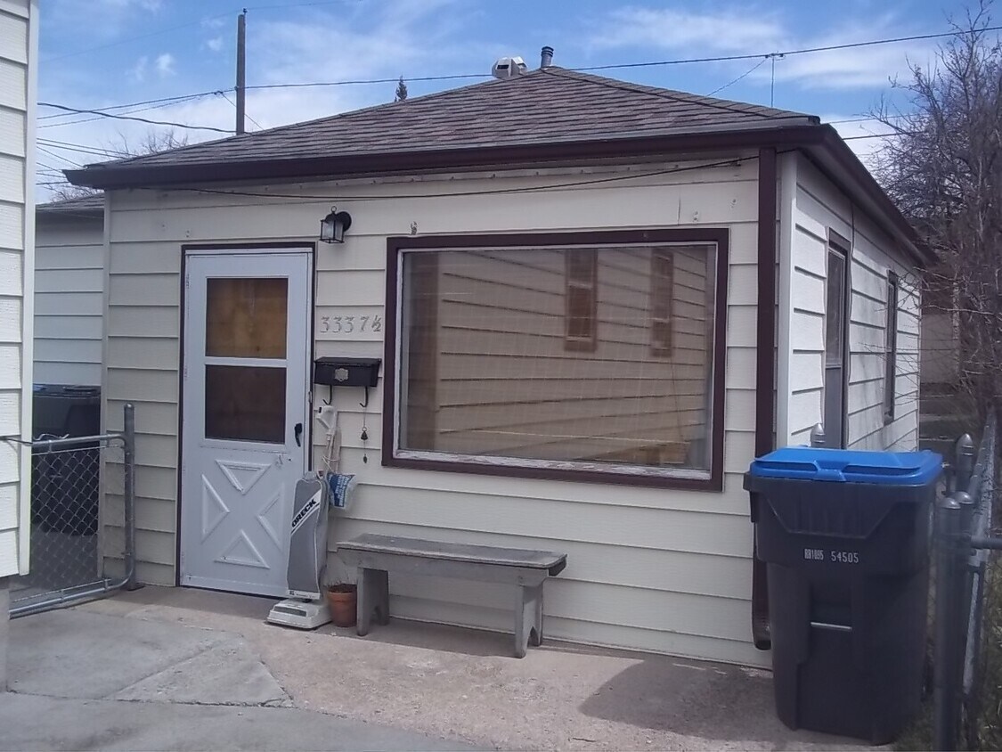 Primary Photo - 3337 &amp; 3337½ Alexander Ave