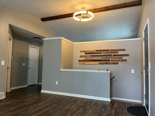 Building Photo - 4417 Poinsettia Ave SE