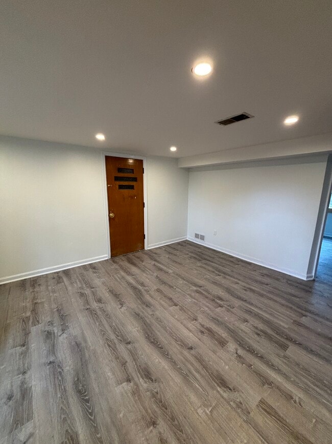 Building Photo - 506 S 14th Ave