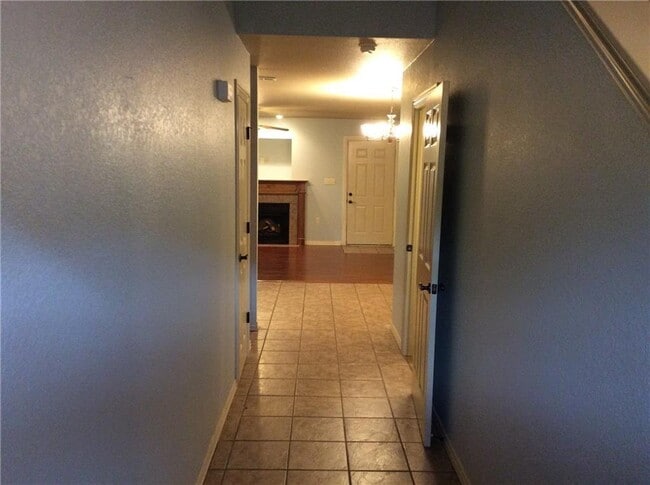 Building Photo - 3586 W Chevaux Dr