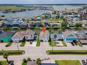 Building Photo - 70 Tarpon St