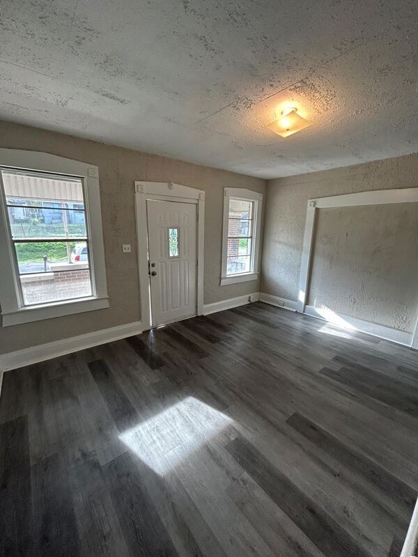 Foto del edificio - 820 Valley Rd