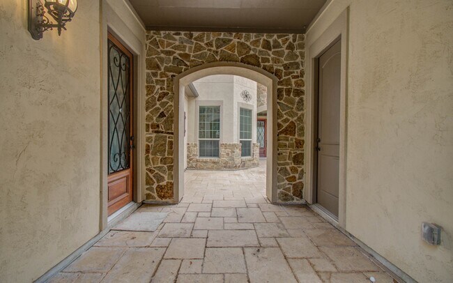 Foto del edificio - 5711 Avon Landing Ln