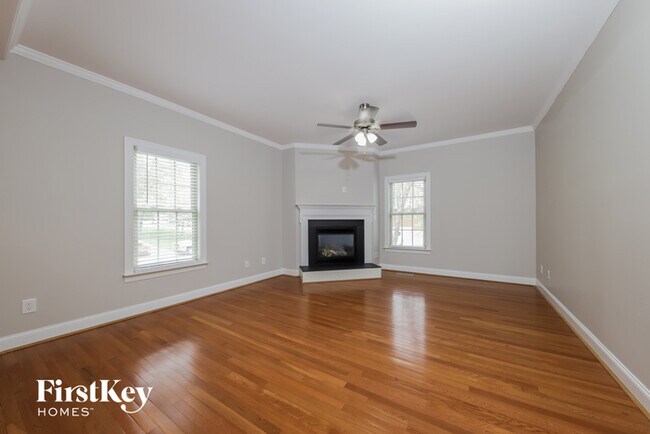 Foto del edificio - 7092 Orchard Path Dr