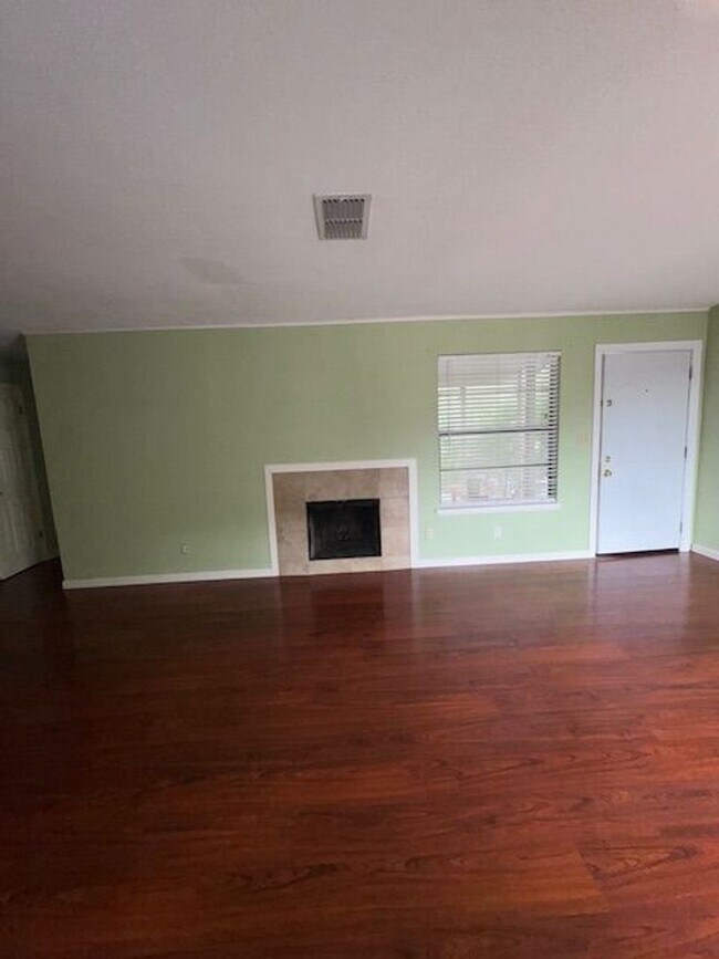 Foto del edificio - 1100 sqft under $1000-Calallen Area