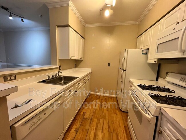 Building Photo - 12915 Alton Square