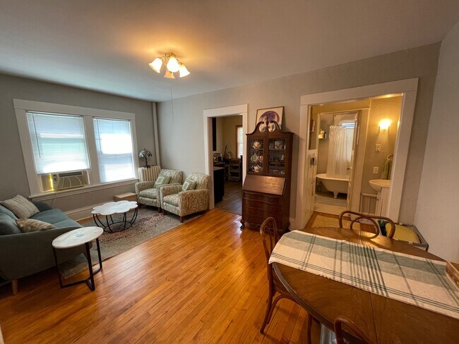 Living Room - 435 Fairview Ave N