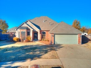 Building Photo - 17121 Kemble Ln