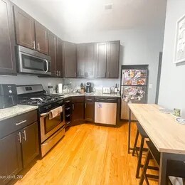 Building Photo - 1407 W Addison St