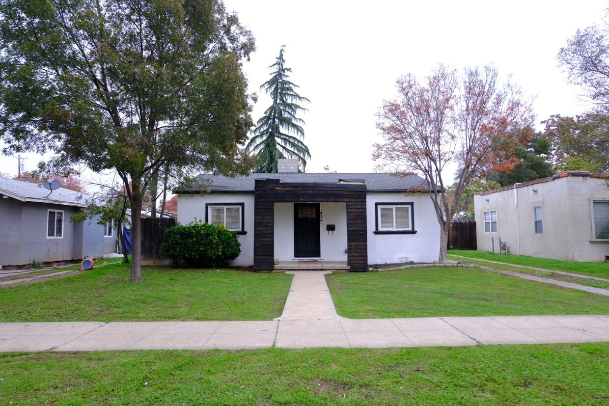 Photo - 43 W 25th St