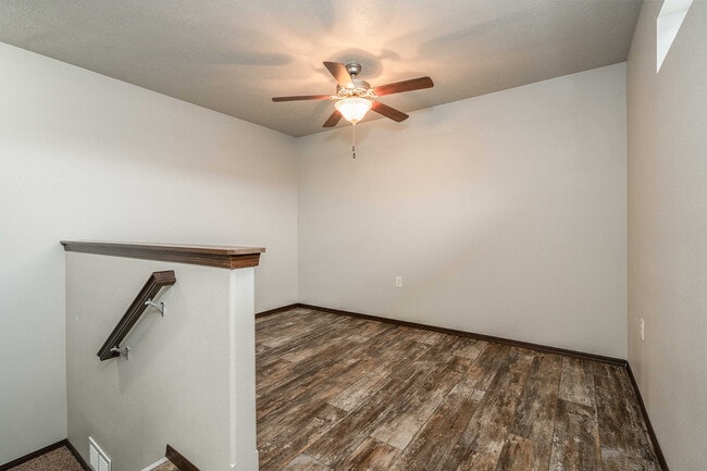 Building Photo - Graystone Townhomes