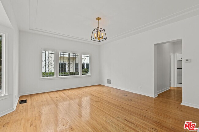 Foto del edificio - 1819 Grace Ave