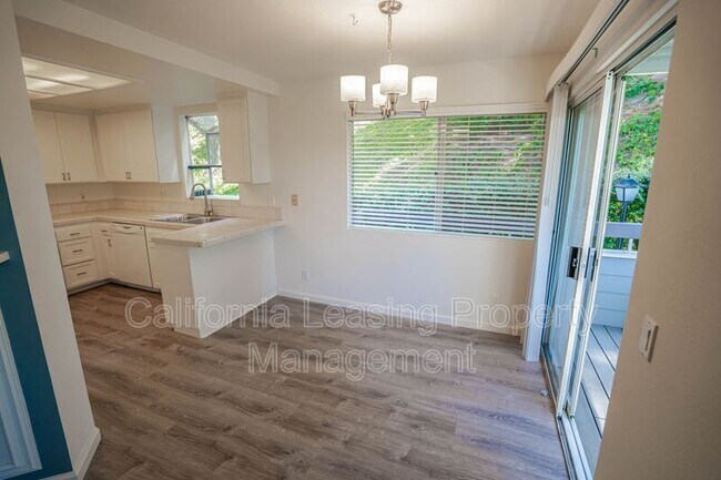 Foto del edificio - 26955 Rainbow Glen Dr