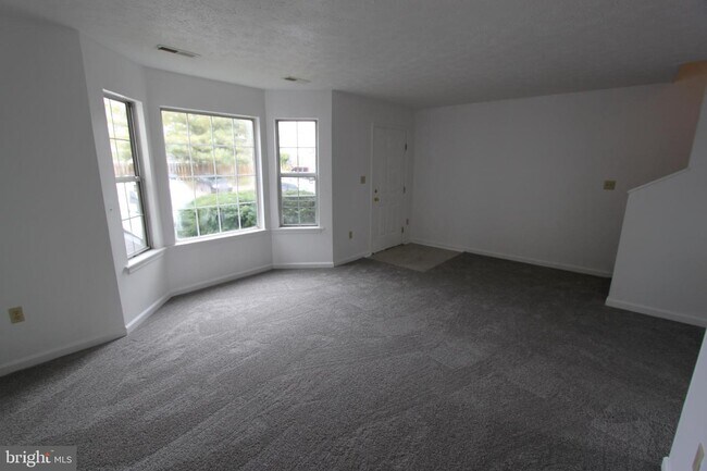 Building Photo - 160 Stadium Cir