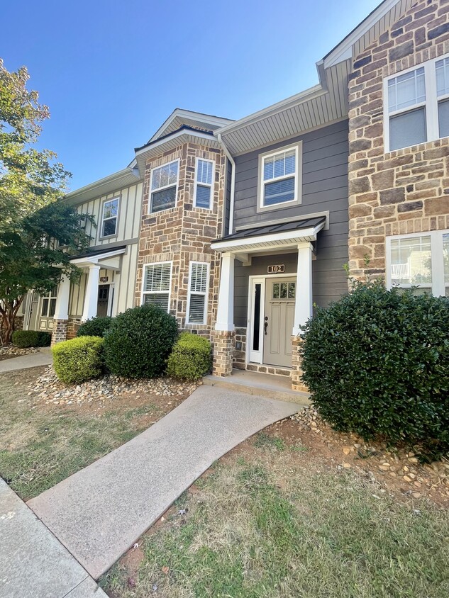 Photo - 102 Capital St (Lynchburg, VA)