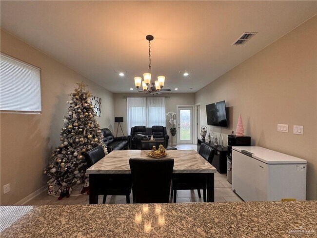 Foto del edificio - 28 N Soñador Dr