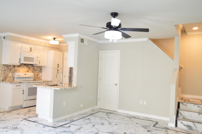 Foto del edificio - 1701 E Colter St