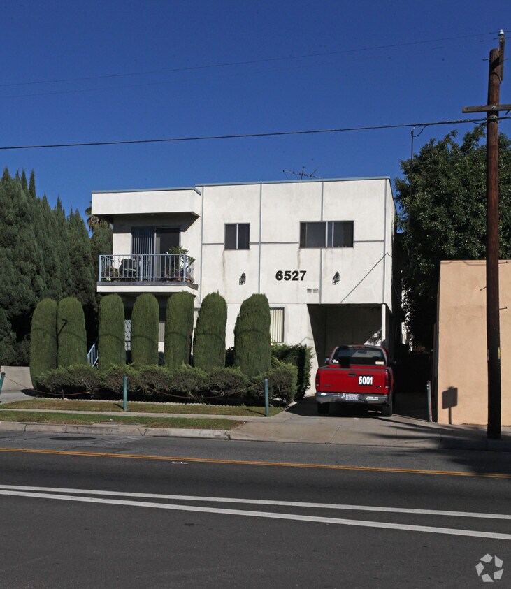 Building Photo - 6527 Fountain Ave