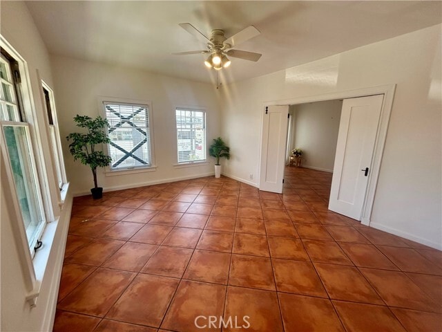 Foto del edificio - 2121 James M Wood Blvd