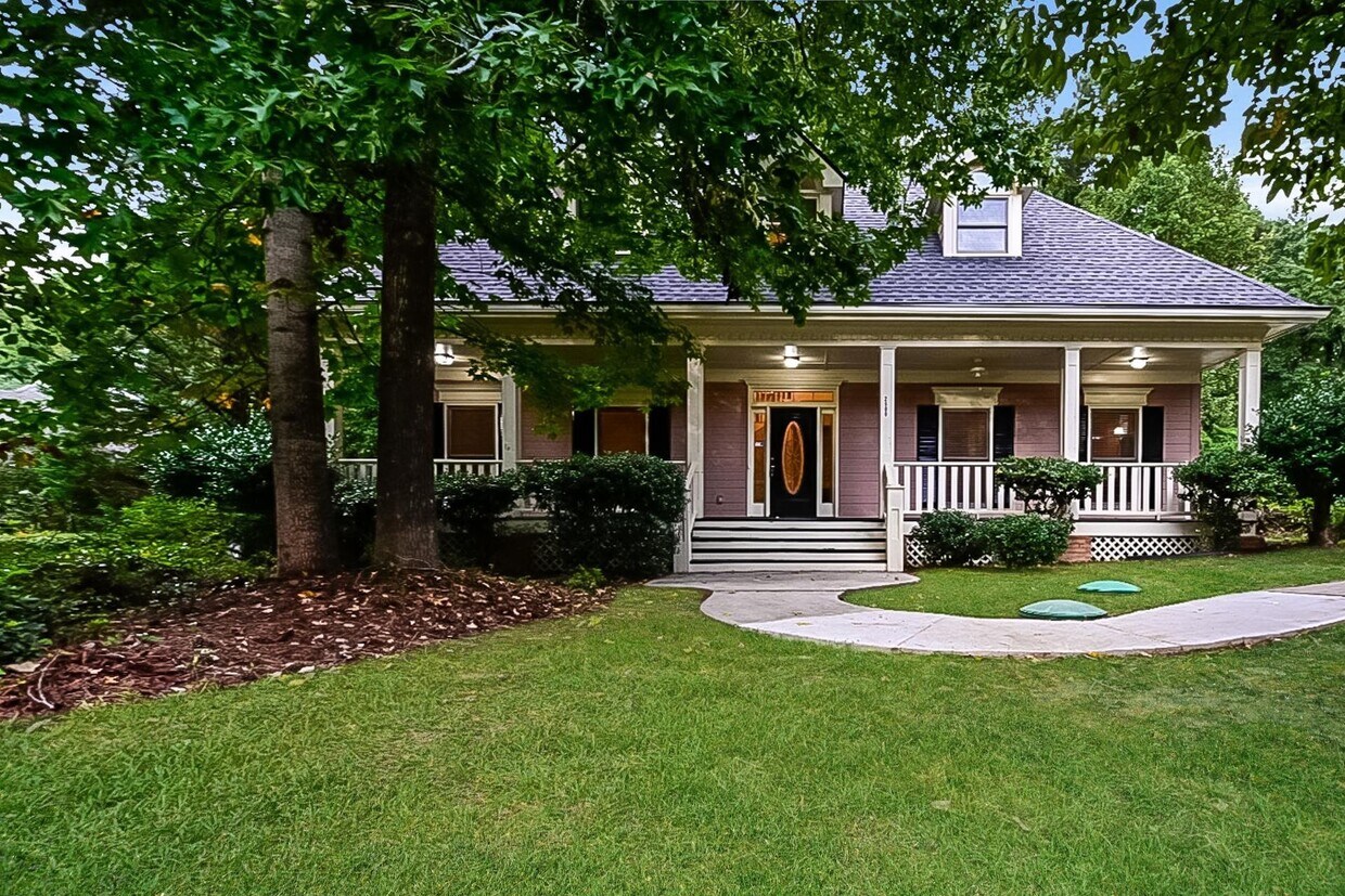 Primary Photo - 2800 Summit Dr
