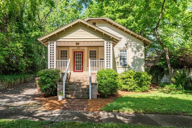Foto del edificio - Charming ranch-style home in Durham, NC