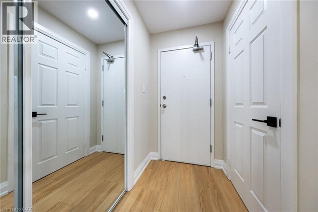 Building Photo - 1450 Glen Abbey Gate