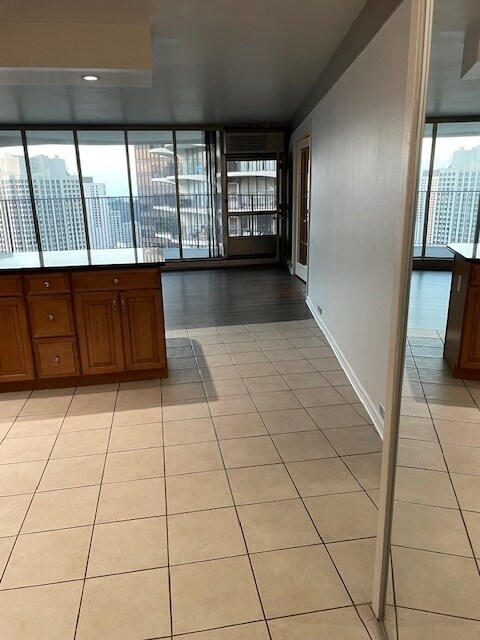 Foto del edificio - 300 N State St