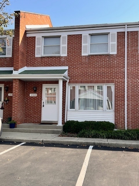 Primary Photo - 2126 Rugen Rd