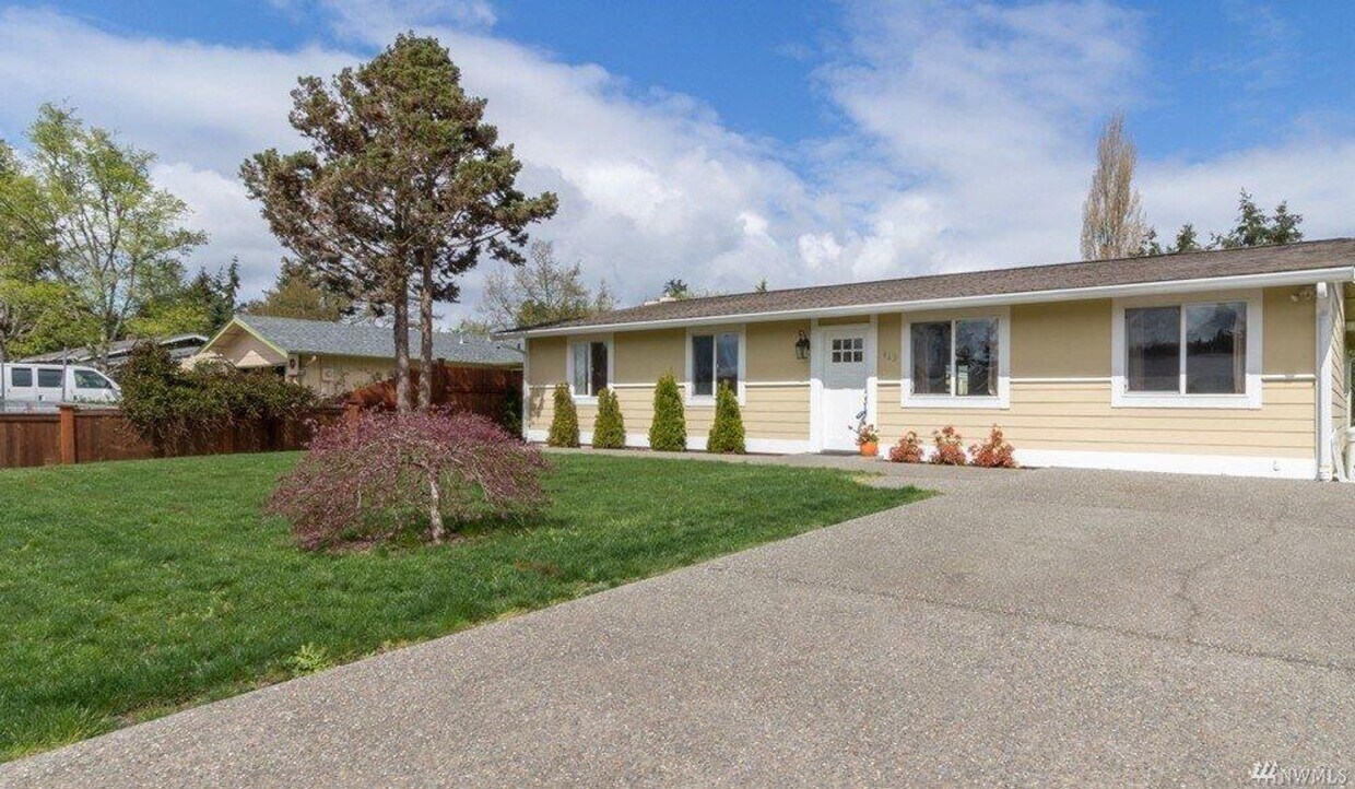 613 Montgomery St, Steilacoom, WA 98388 House Rental in Steilacoom