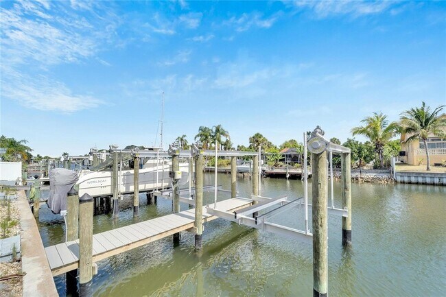 Foto del edificio - 1013 Apollo Beach Blvd
