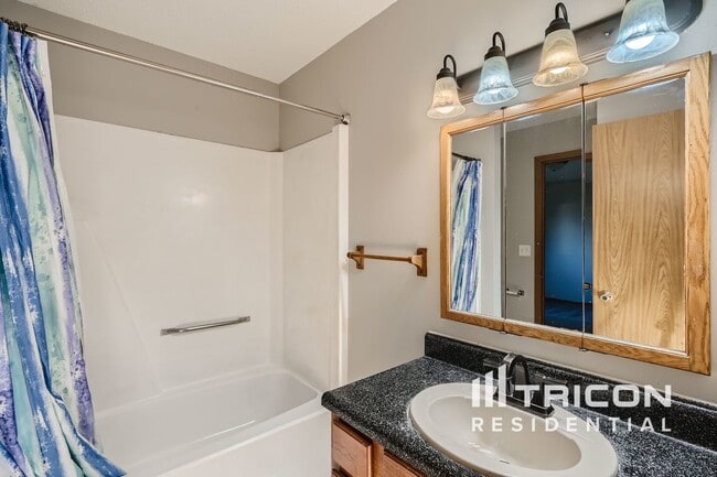 Building Photo - 3120 Teal Ct