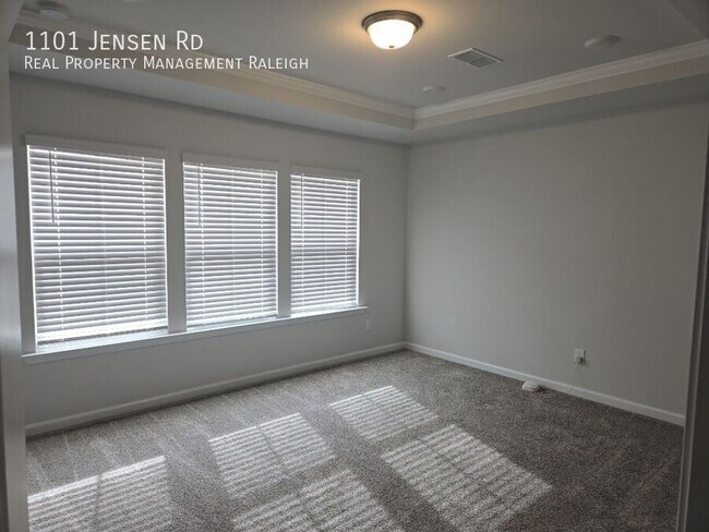 Foto del edificio - 1101 Jensen Rd-