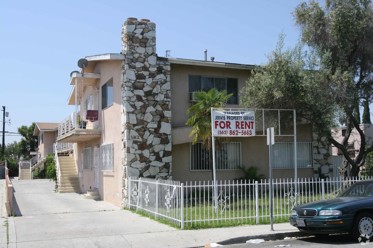 Primary Photo - 3362 Alma Ave